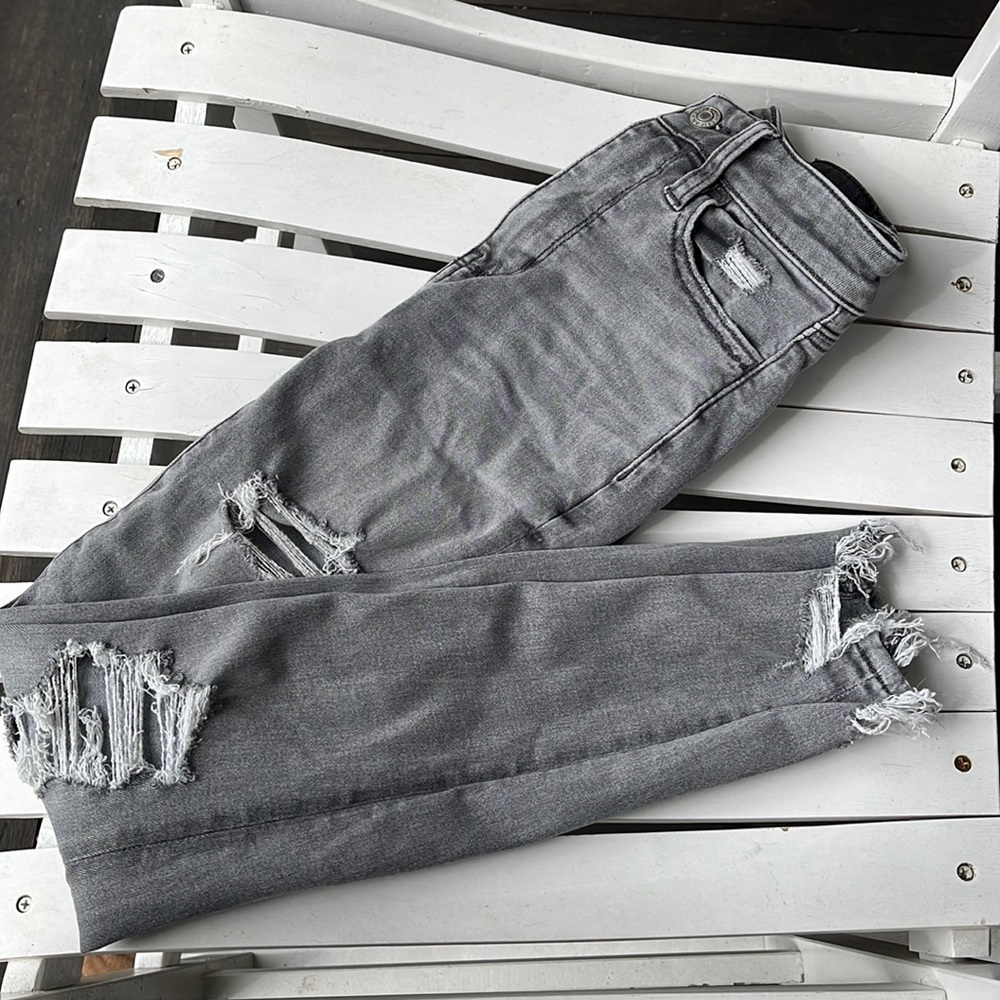 ☀️American Eagle Mom Jeans Size 00 Short Charcoal Ash